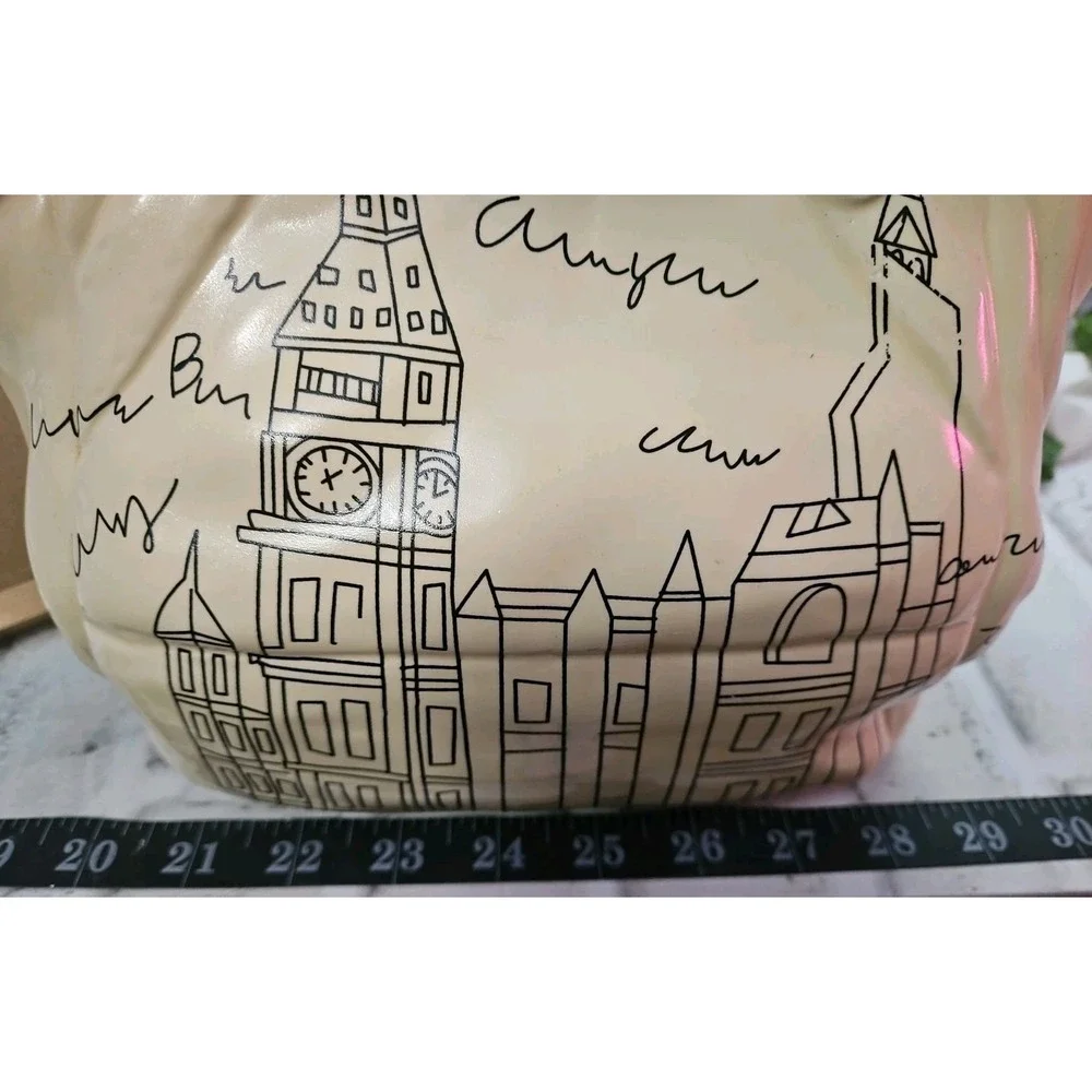 Artsy Handbag Ceramic Flower Vase Folksy Village Clock Tower‎ World Traveler